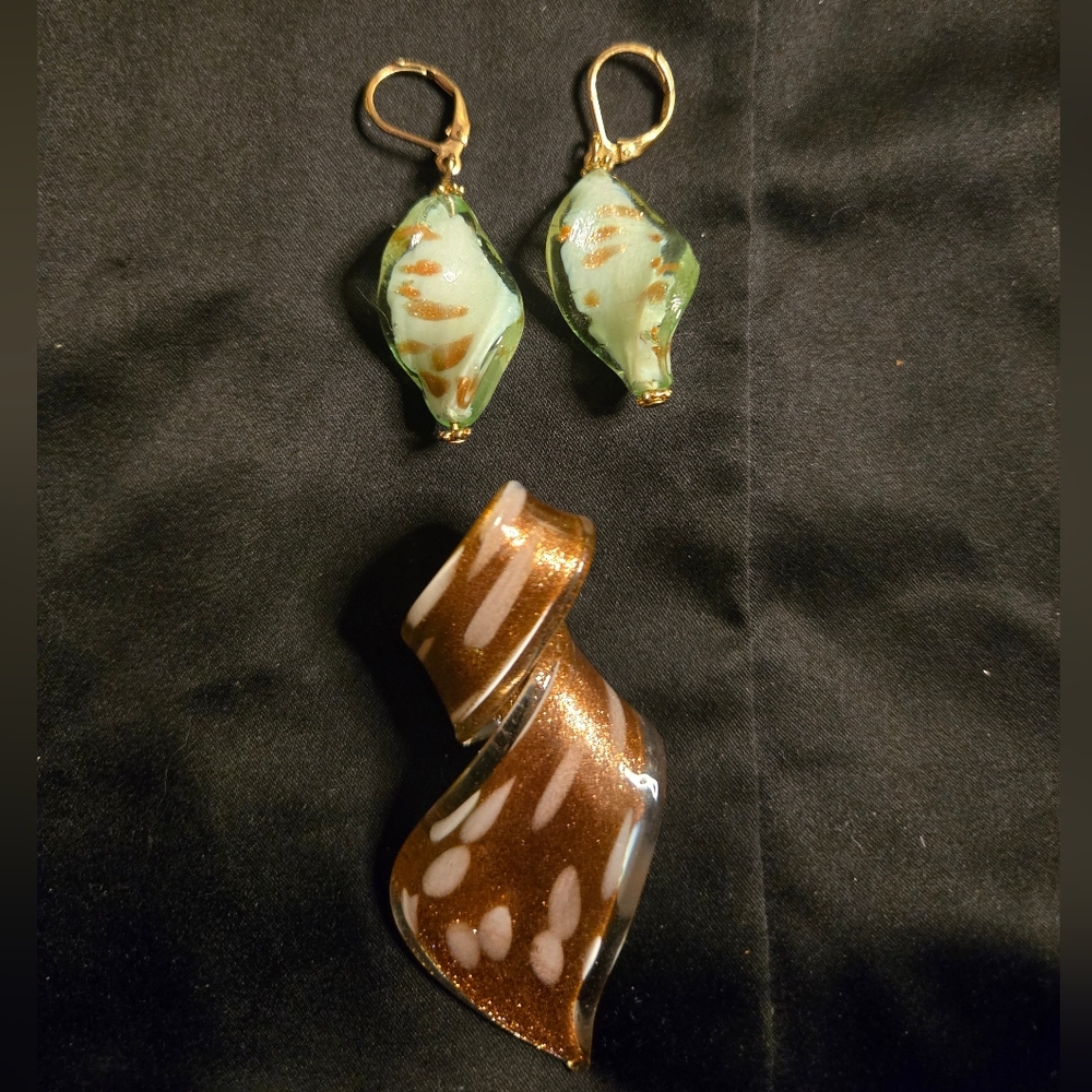 Murano- style Jewelry Set (Pendant + Earrings) – Gold Aventurine Style